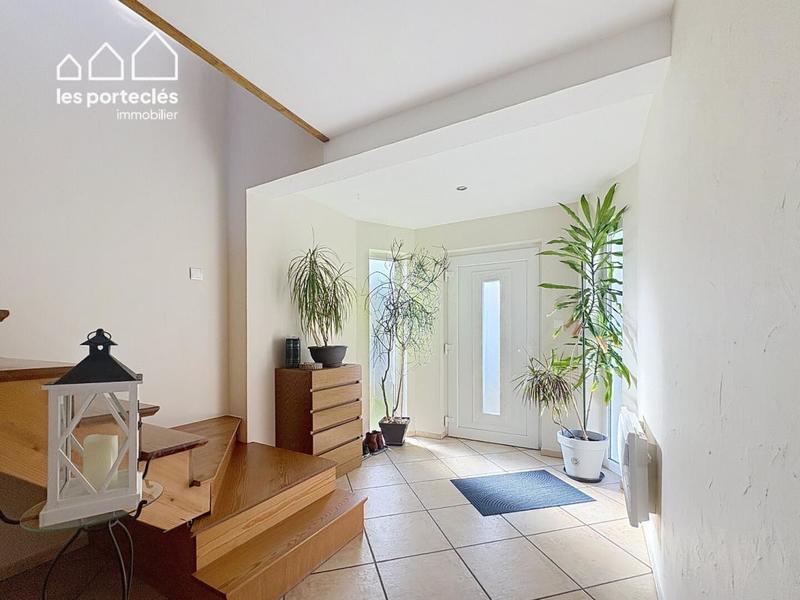 Maison - 214 m² - 4 pièces