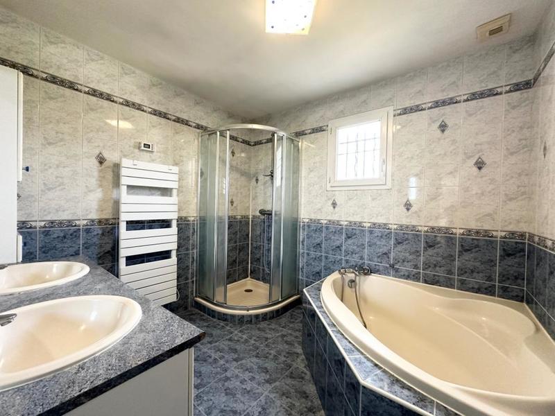 Villa - 104 m² - 5 pièces