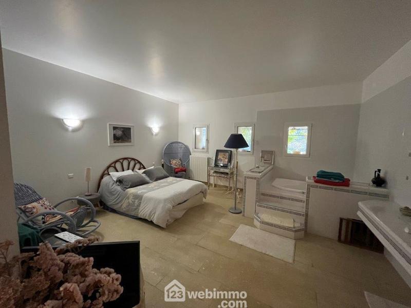 Maison - 500 m² - 9 pièces