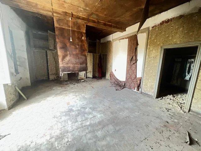 Maison de village - 300 m² - 8 pièces