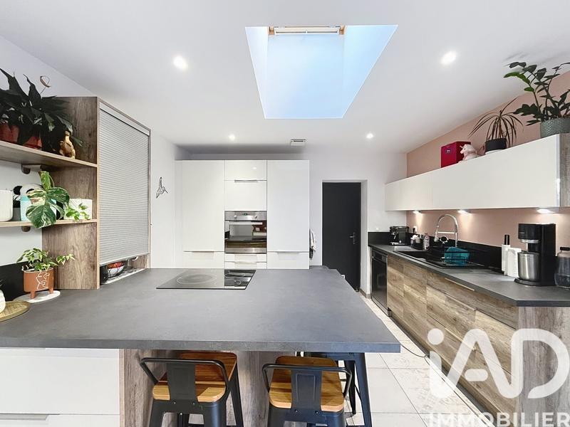 Maison - 170 m² - 8 pièces