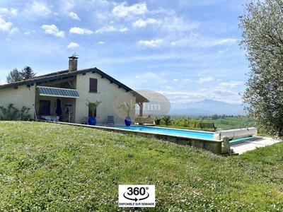 Maison - 180 m² - 6 pièces