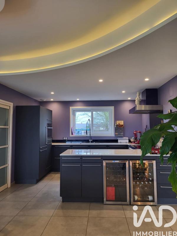 Maison - 220 m² - 8 pièces