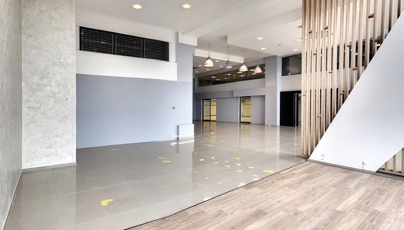 Local commercial - 1 150 m²
