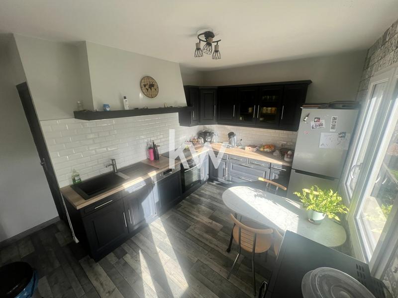 Maison - 121 m² - 6 pièces