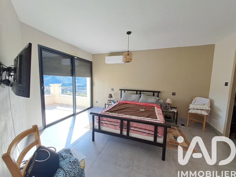 Maison - 192 m² - 7 pièces