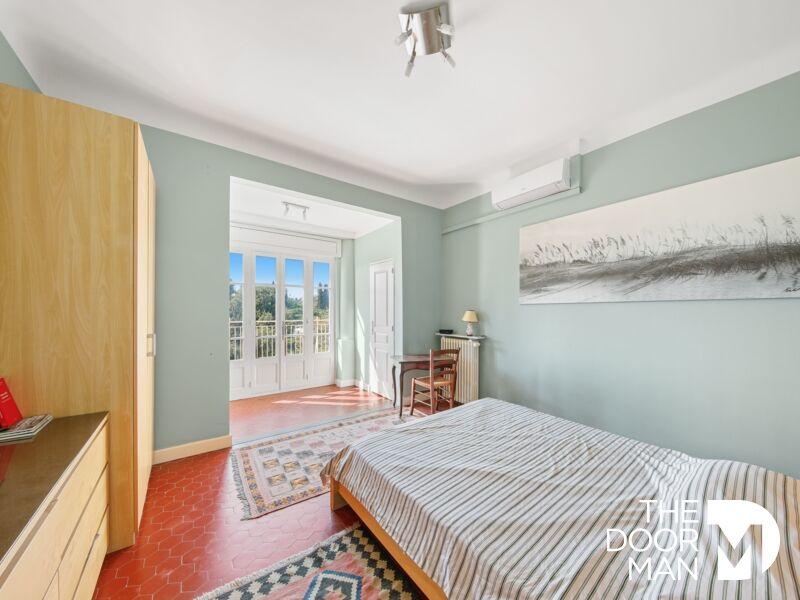 Maison de maîtres - 388 m² - 16 pièces