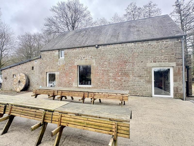 Maison - 245 m² - 40 pièces