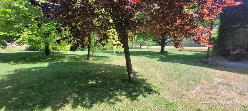 Propriété - 232 m² - 13 pièces