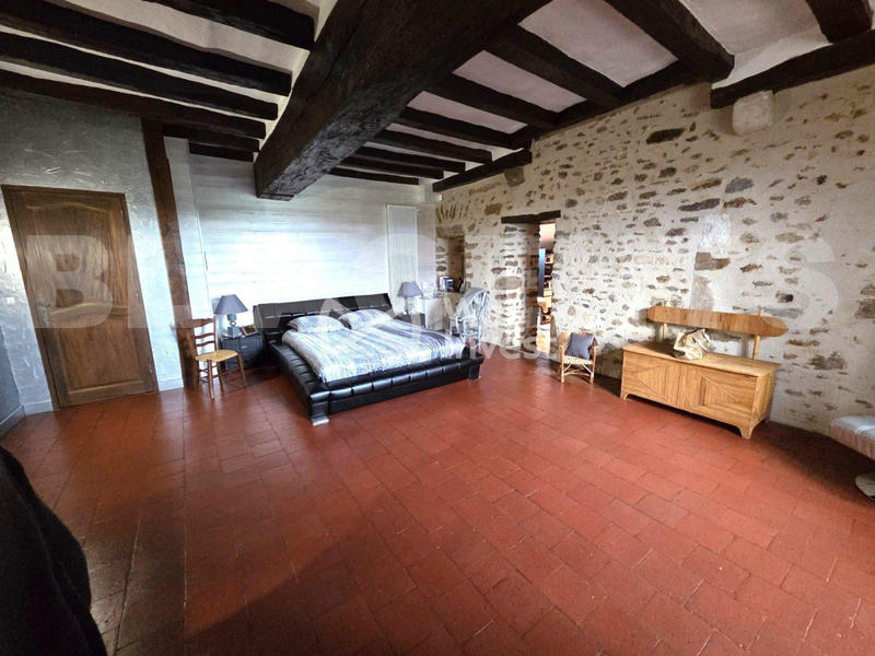 Maison - 252 m² - 7 pièces