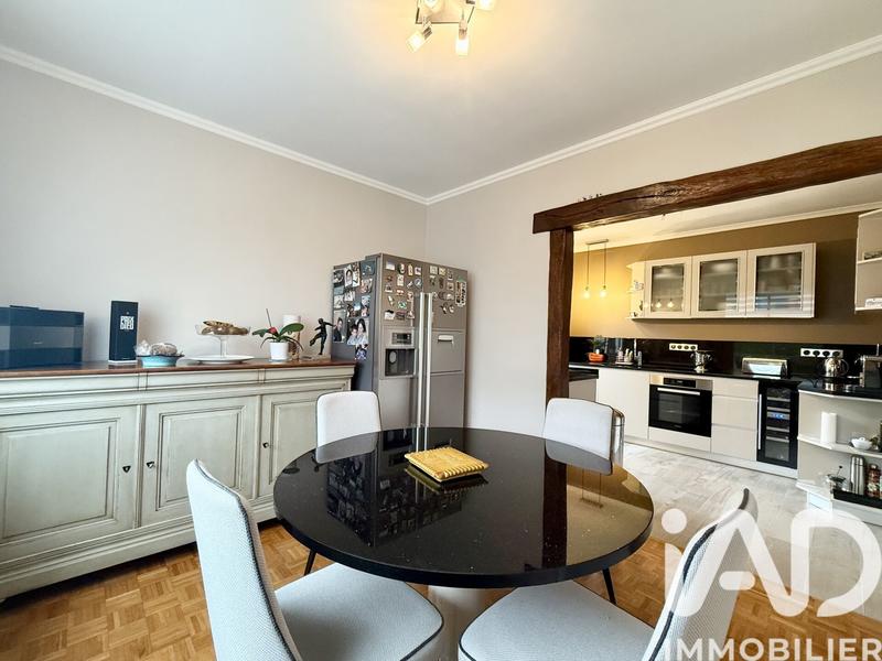 Maison - 233 m² - 7 pièces