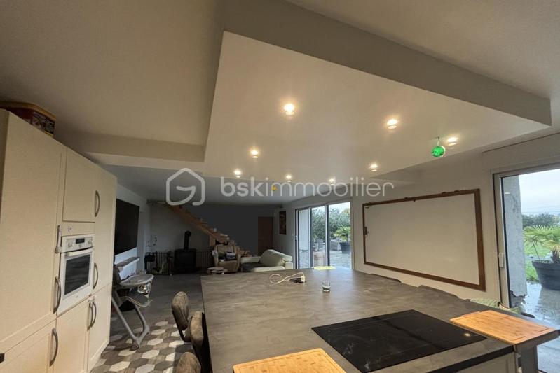 Maison - 245 m² - 7 pièces