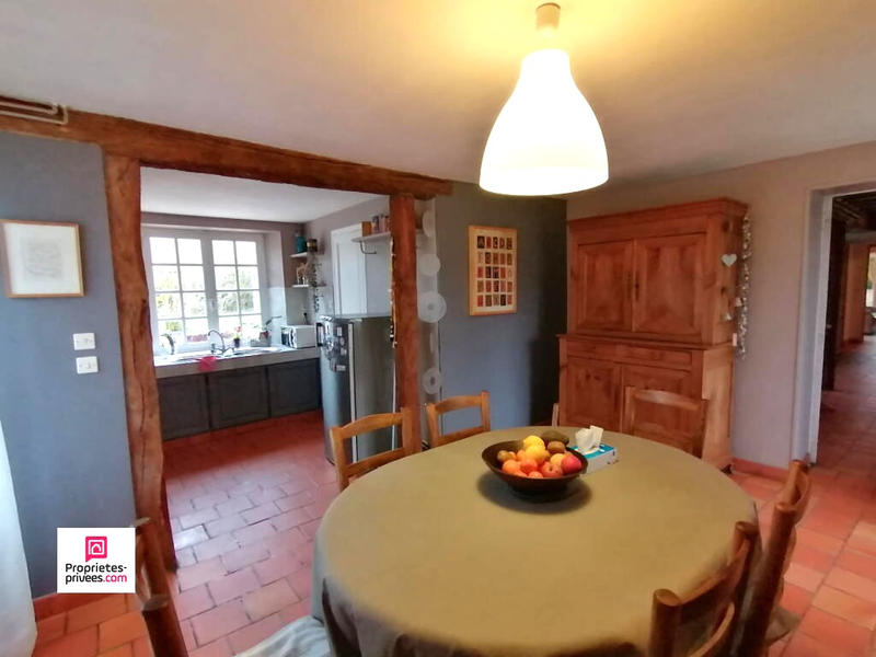 Maison - 220 m² - 6 pièces