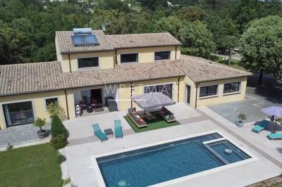 Villa - 257 m² - 6 pièces