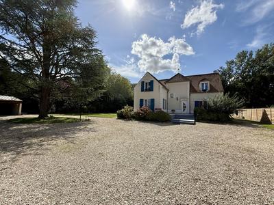 Maison - 184 m² - 7 pièces