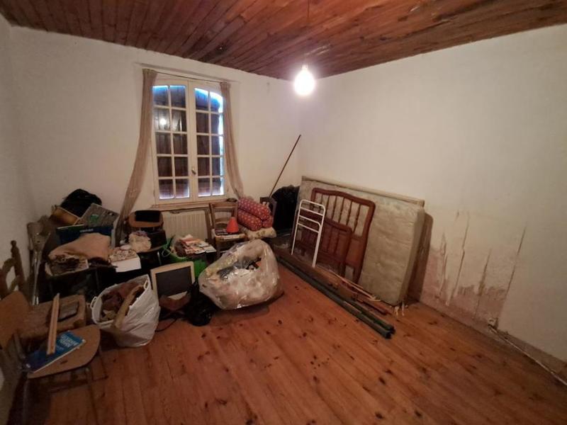 Propriété - 201 m² - 8 pièces