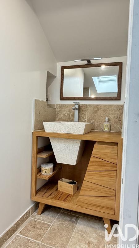 Maison - 223 m² - 9 pièces