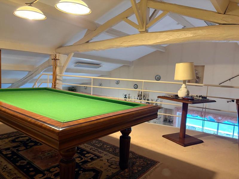 Maison - 326 m² - 10 pièces