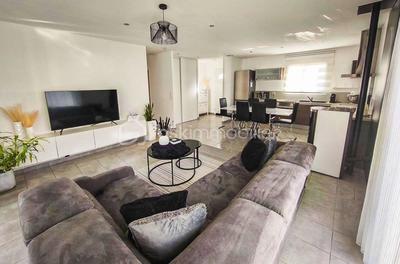 Villa - 90 m² - 4 pièces