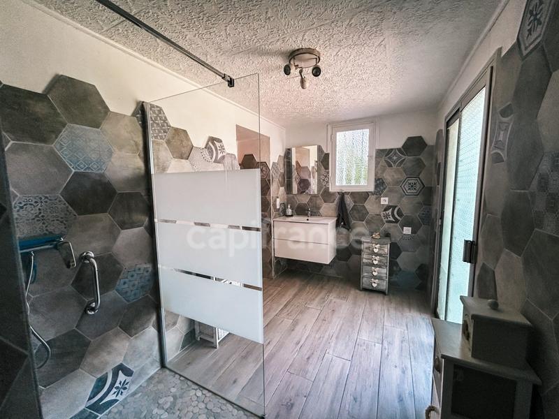 Maison - 329 m² - 11 pièces