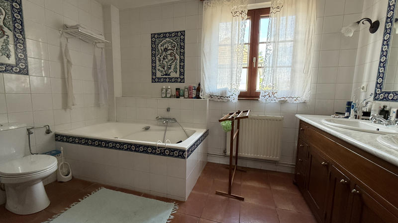 Maison - 224 m² - 7 pièces