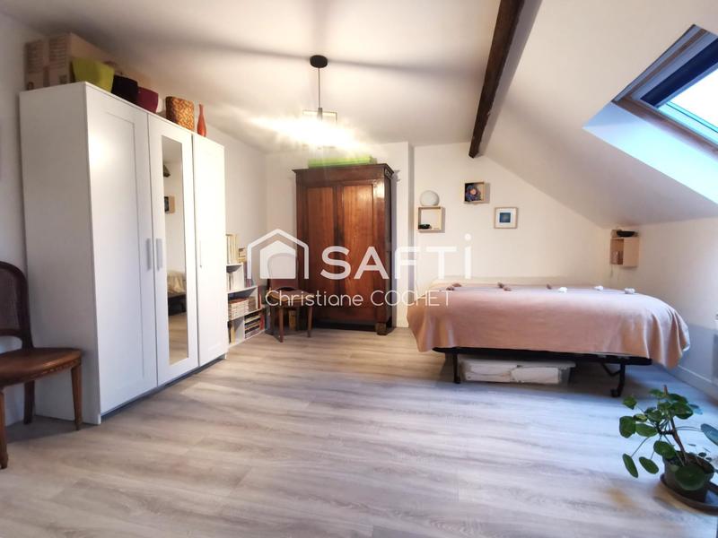 Maison - 220 m² - 6 pièces