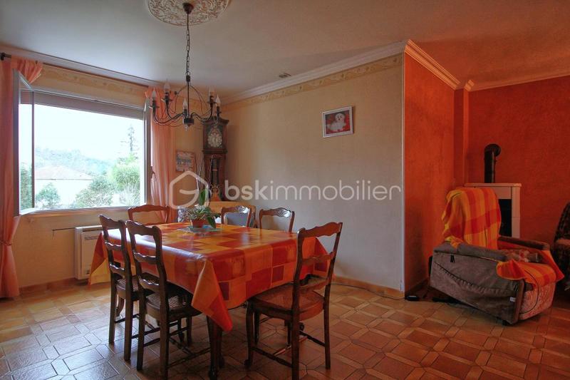 Villa - 222 m² - 9 pièces