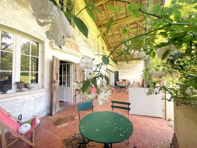 Maison - 260 m² - 8 pièces