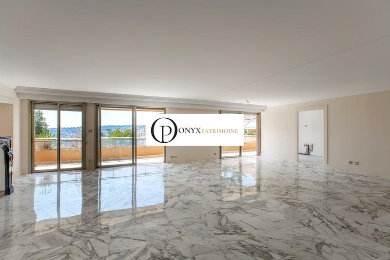 Appartement - 153 m² - 4 pièces