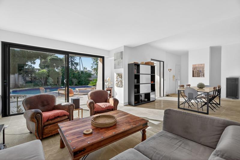 Villa - 203 m² - 6 pièces