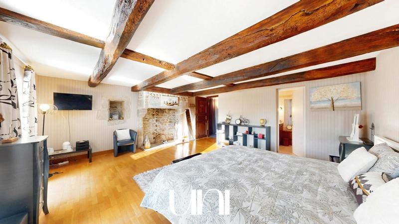 Maison - 587 m² - 11 pièces