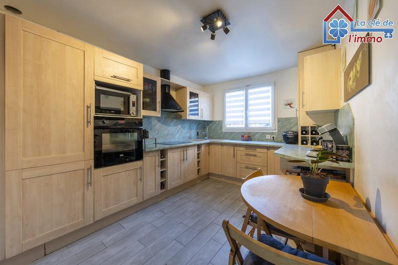 Maison traditionnelle - 92 m² - 5 pièces