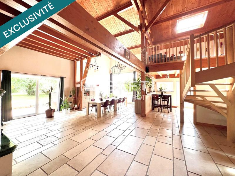 Maison - 233 m² - 5 pièces