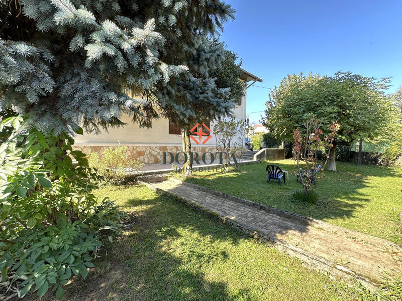 Maison - 263 m² - 15 pièces