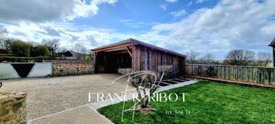 Maison - 224 m² - 7 pièces