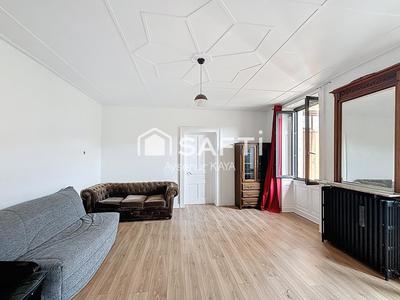 Maison - 250 m² - 8 pièces