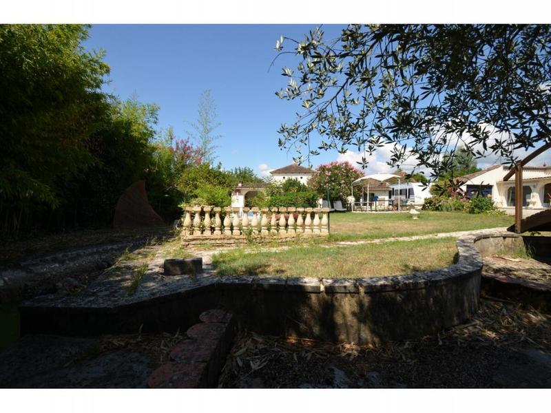 Maison - 252 m² - 14 pièces