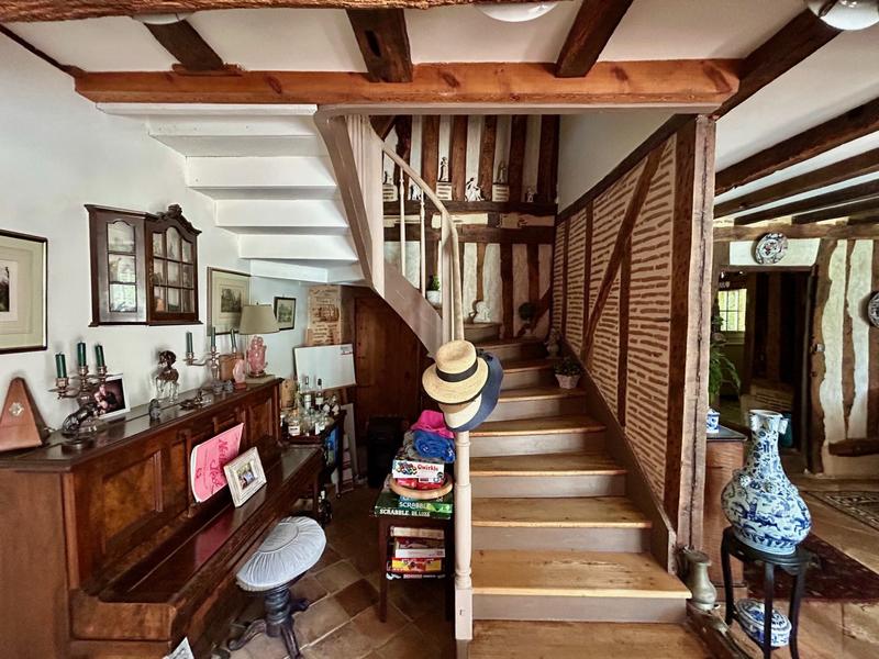 Maison - 330 m² - 13 pièces