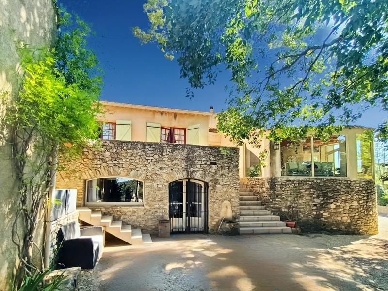 Maison - 262 m² - 8 pièces