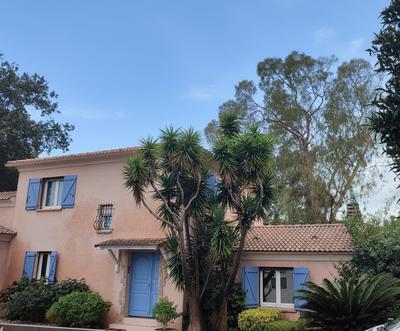 Villa - 220 m² - 10 pièces