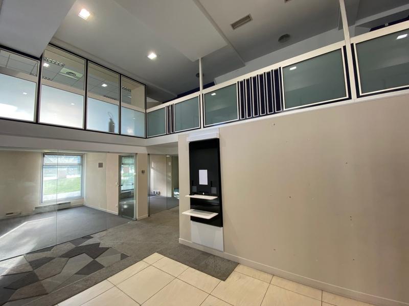 Local commercial - 221 m²