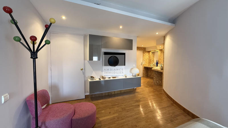 Appartement - 137 m² - 6 pièces