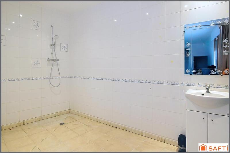 Maison - 200 m² - 7 pièces