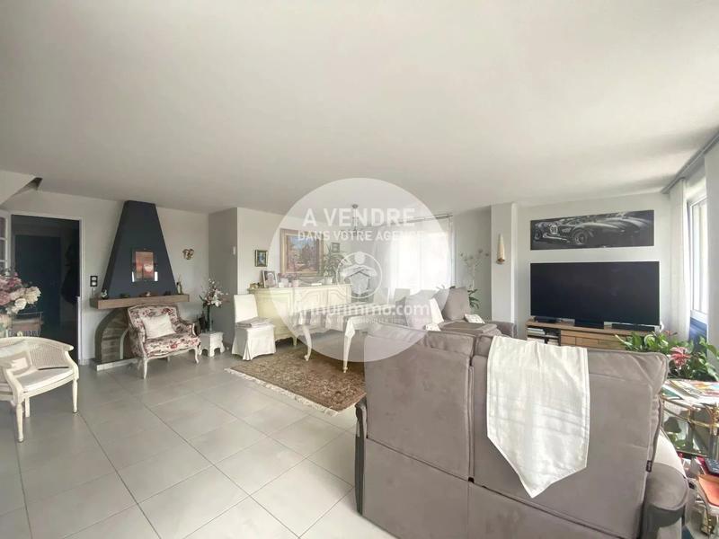 Maison - 121 m² - 6 pièces