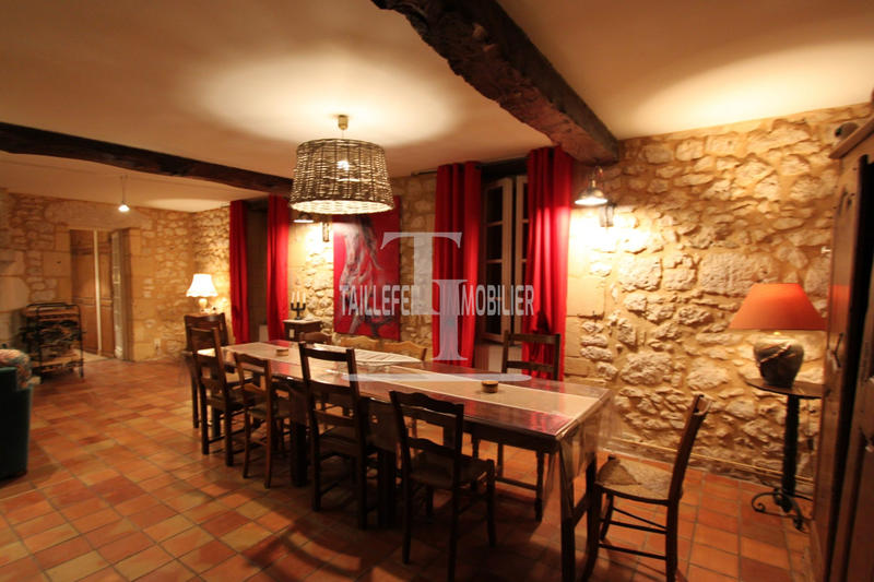 Maison - 252 m² - 9 pièces