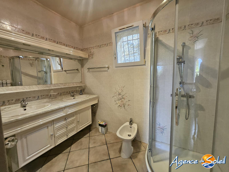 Maison - 180 m² - 4 pièces