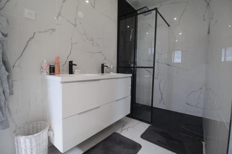 Maison contemporaine - 215 m² - 7 pièces