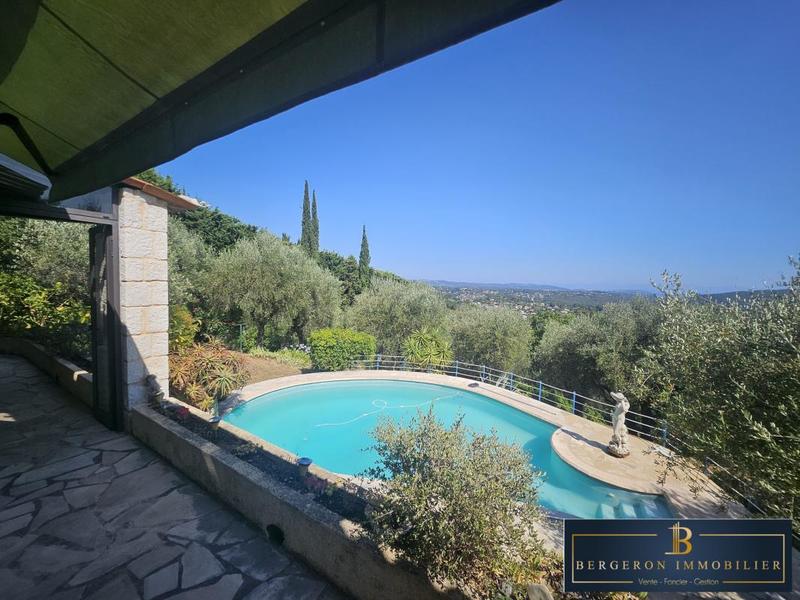 Villa - 197 m² - 8 pièces