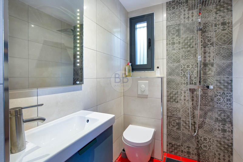 Villa - 200 m² - 6 pièces