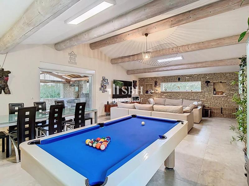 Maison - 480 m² - 8 pièces